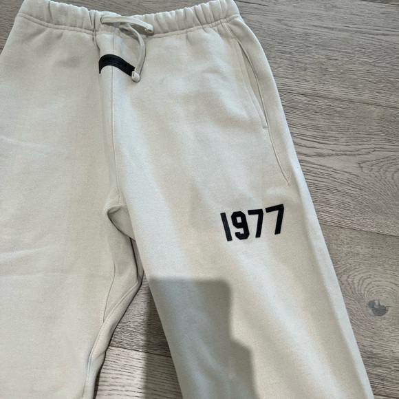 Essentials sweatpants - Picture 1 of 5